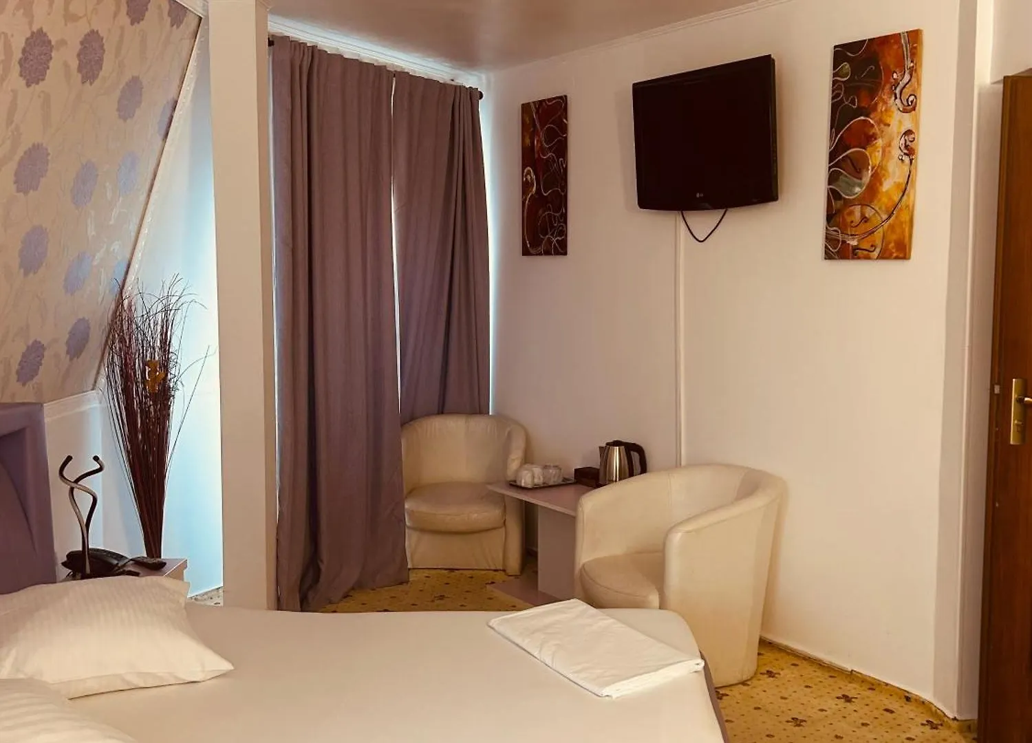 Hotel Civic Center Zava Bucureşti 3*,  România